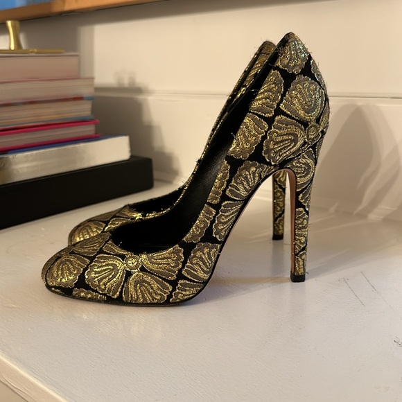 Giambattista Valli Black and Gold Brocade Heels - 37.5 - Picture 2 of 8